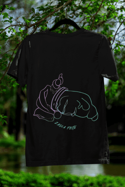 Camiseta negra mujer ZASCA FRITO con diseño frontal original en algodón