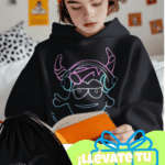 Niño con sudadera negra infantil ZASCA MOLÓN con diseño original y mochila ZASCA gratis